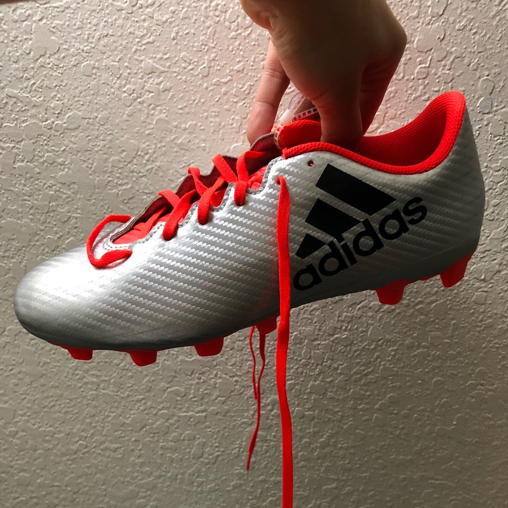 Adidas Soccer Cleats Men’s size 8 *BRAND NEW*